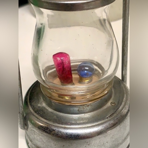 Mid Century Vintage Patented Metal Battery Operated Japanese Skater's Lamp - Picture 10 of 16